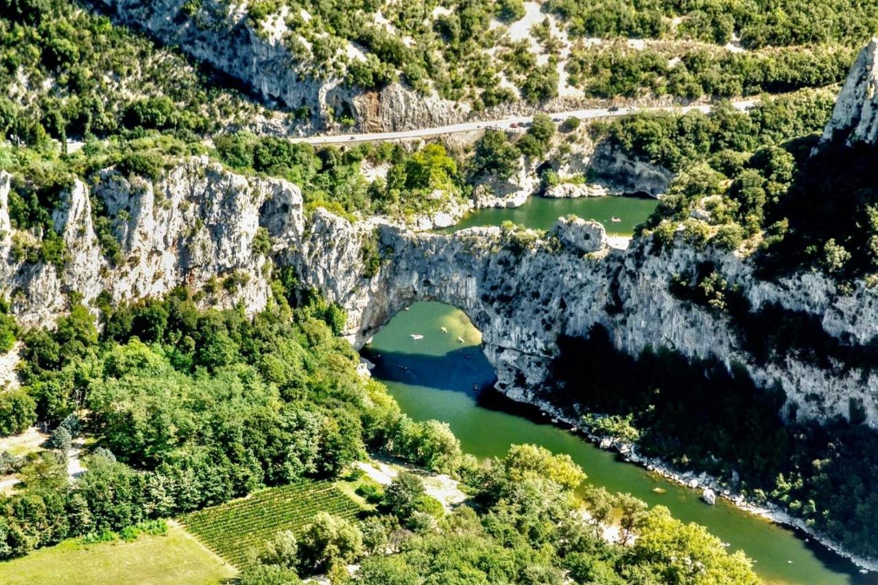 Hebergements Des Posas Sampzon 外观 照片
