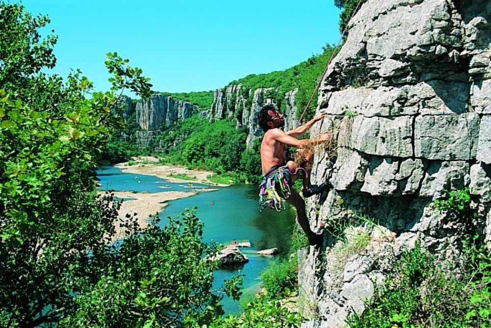 Hebergements Des Posas Sampzon 外观 照片